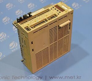 Yaskawa / Servopack / Sgdd-08Am4B-Ry2 / Sgdd 08Am4B Ry2
